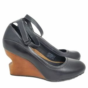 Tsubo Black Leather Ankle Strap Platform Wedge 9